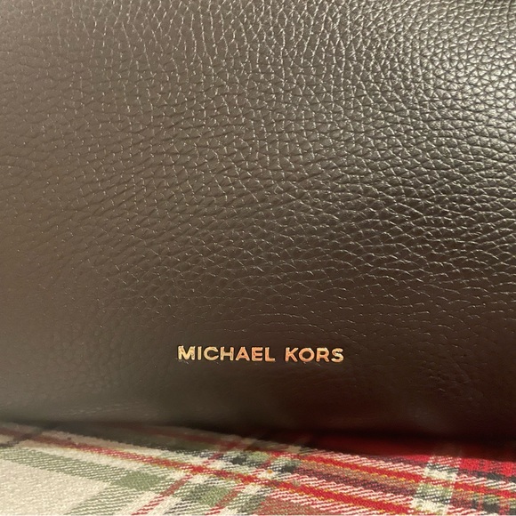 MICHAEL KORS Large Rollins Pebbled Leather Satchel - Picture 6 of 16